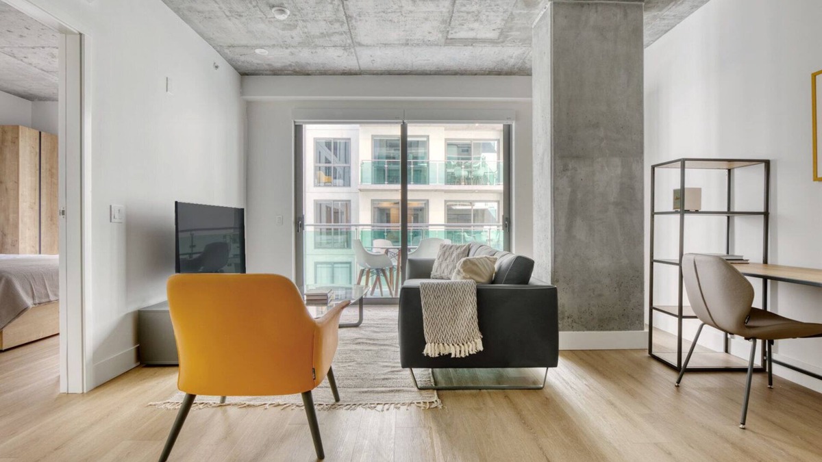 City West Apartment | Sleek Downtown 1BR w/Pool, Gym & W/D near Staples Center, by Blueground (LAX 542)