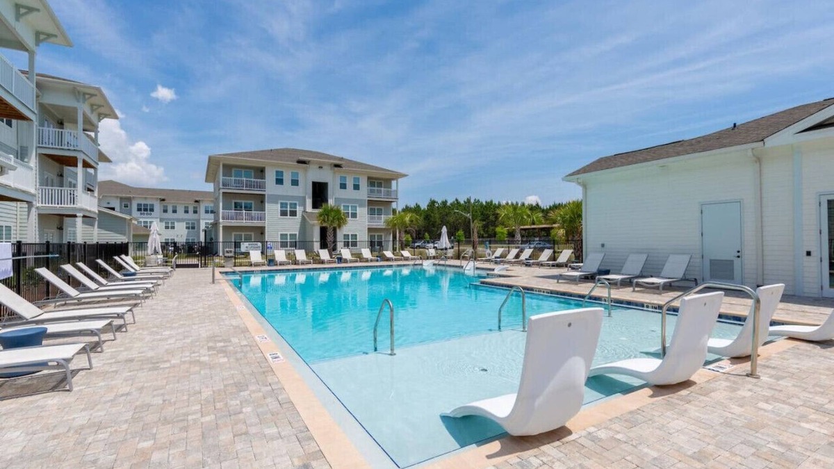 Orange Park Apartment | Sleek Escape: Modern 3 BR Jacksonville Condo