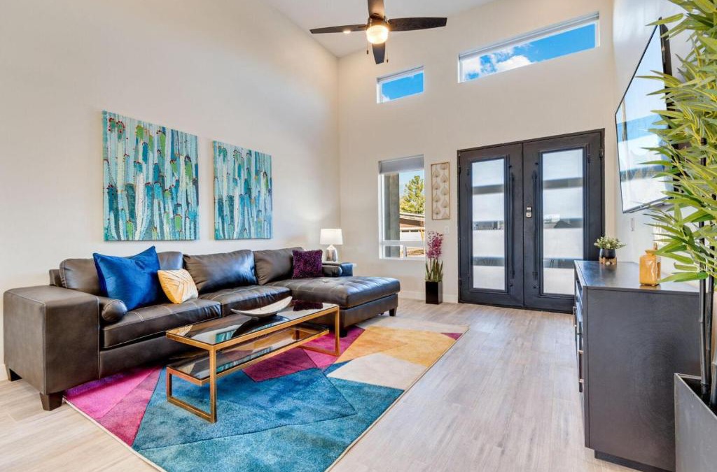 Chandler House | Sleek Escape