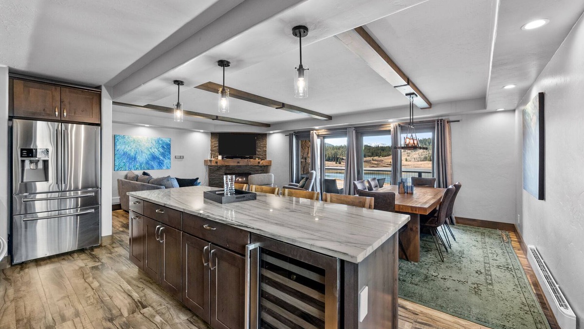 Dillon Condo | Sleek Retreat over Lake Dillon and Ten Mile Range-4 Minutes to Keystone