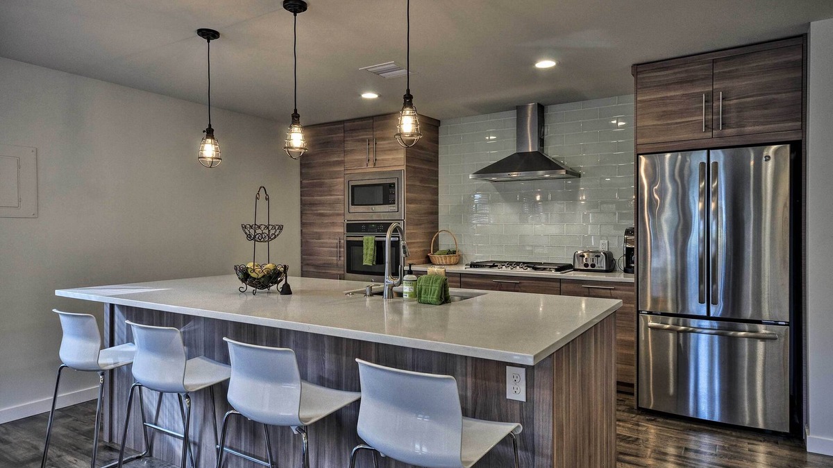 Astoria Condo | Sleek Riverfront Condo on Pier in Downtown Astoria