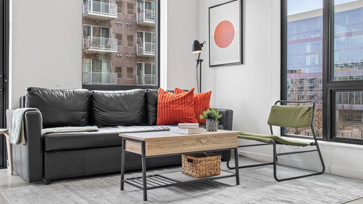 Lowry Hill East Apartment | Sleek & Serene Haven mins to DT w Gym, BBQ Rooftop