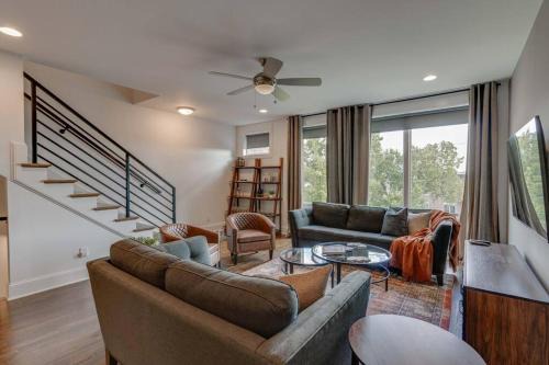 Eighth Avenue House | Sleek Townhome near Broadway!