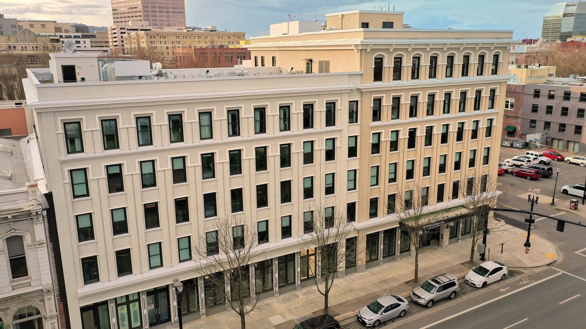 Old Town Chinatown Hotel | Sleek Waterfront District Hotel in the heart of Downtown