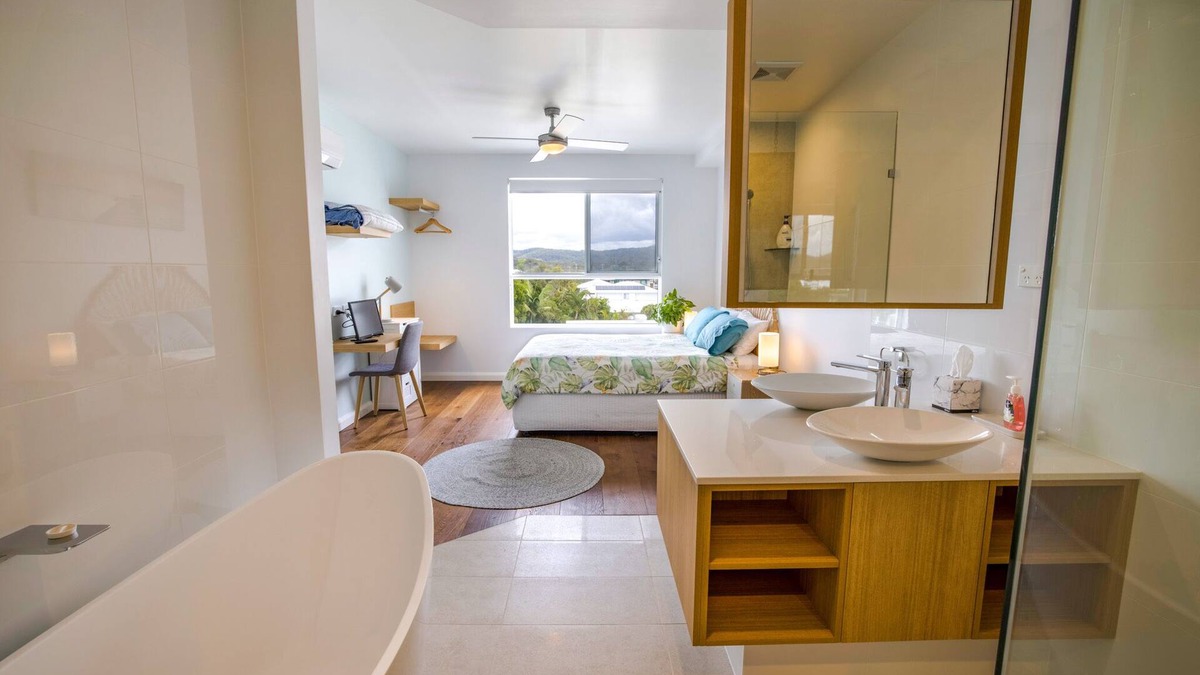 Bogangar Apartment | Sleep 19 in the heart of Cabarita Beach, gateway to the Tweed Coast and Valley.