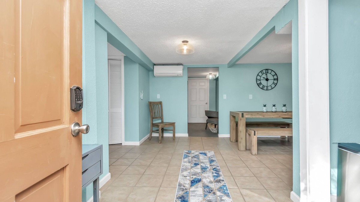 San Jacinto Apartment | Sleep a Group of 7 in this Spacious Galveston Studio - Minutes to Beach!