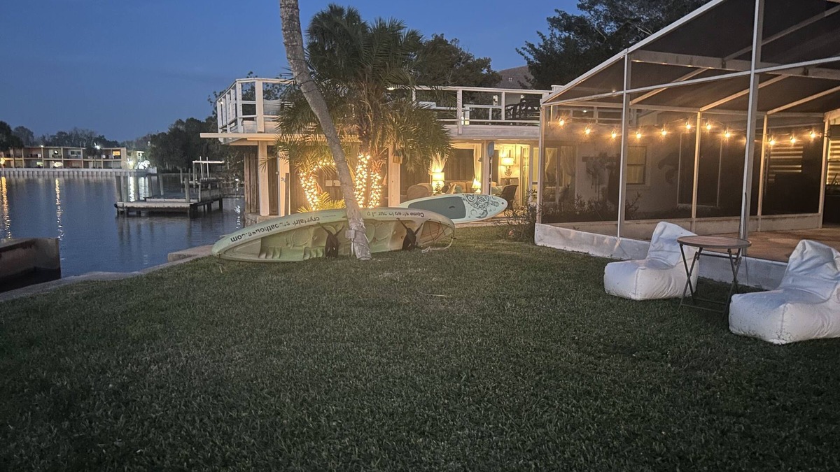 Springs at Kings Bay Apartment | Sleep in Our Boathouse, Wake up With Manatee