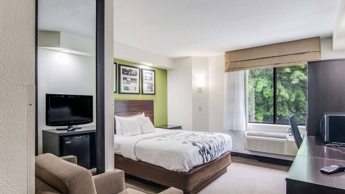 Austintown Hotel | Sleep Inn Austintown - Youngstown, West