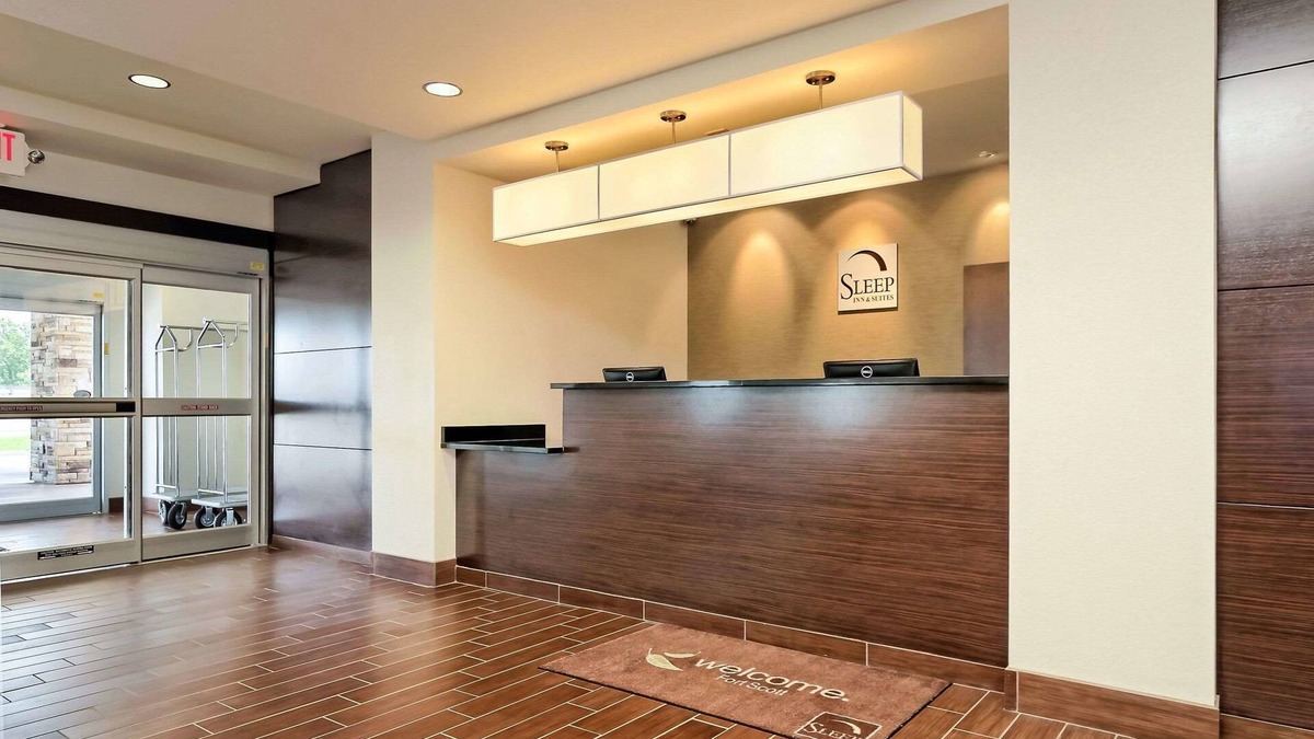 Fort Scott Hotel | Sleep Inn & Suites Fort Scott