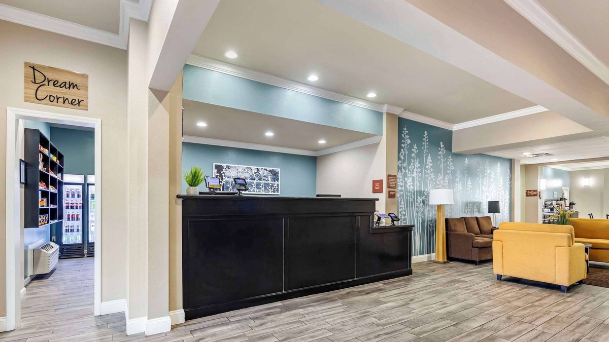 Huntsville Hotel | Sleep Inn & Suites Huntsville near U.S. Space & Rocket Center