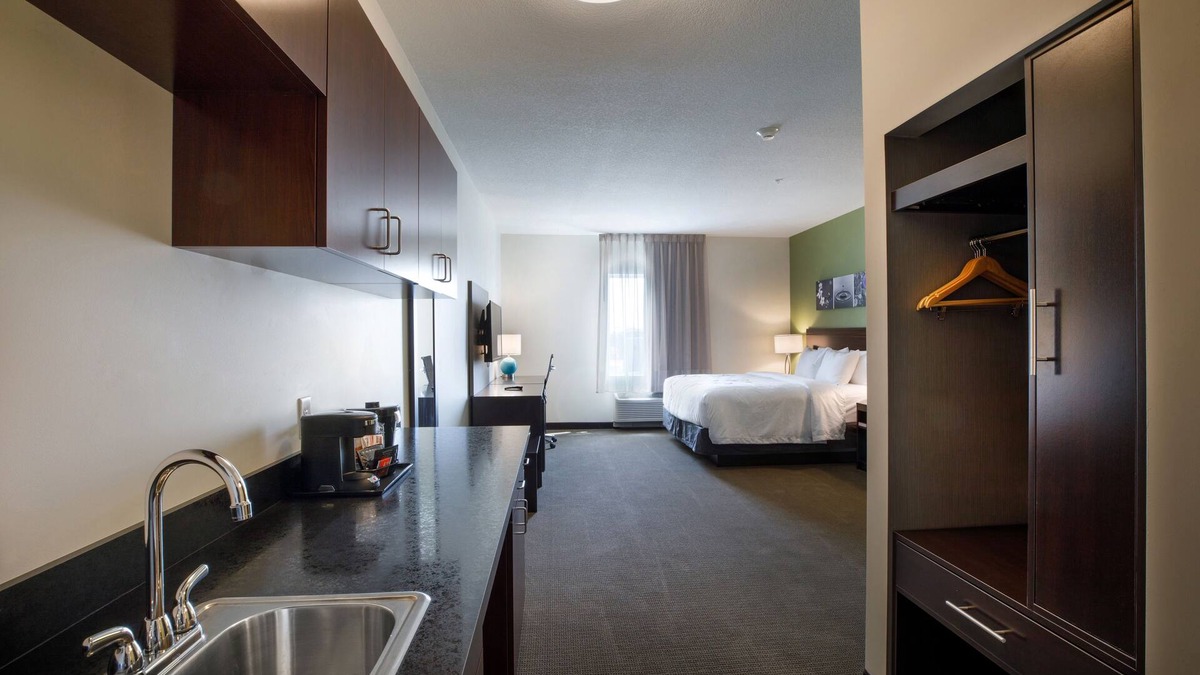 Park City Hotel | Sleep Inn & Suites Park City - Wichita North