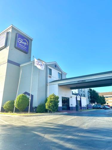 Tulsa Hotel | Sleep Inn & Suites Tulsa Central I-44