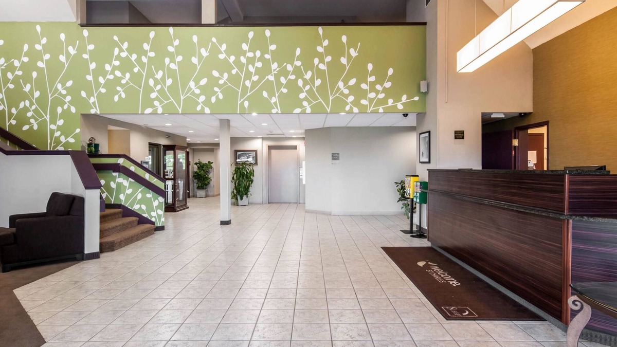 St. Charles Hotel | Sleep Inn & Suites