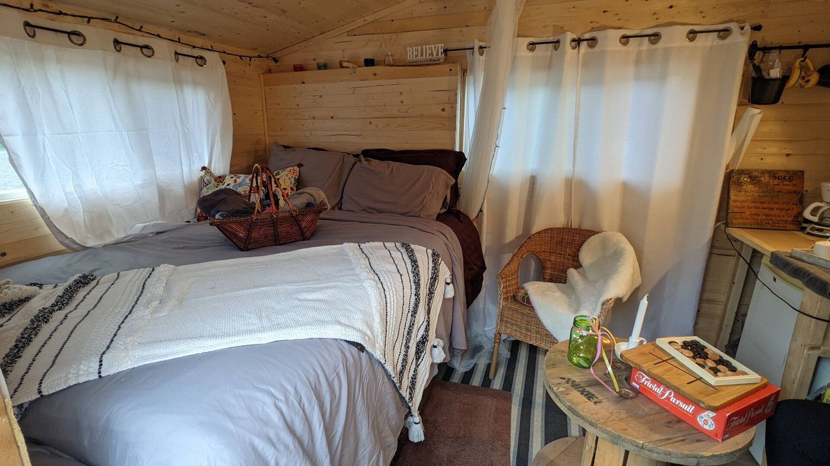 Port Hope Bed & Breakfast | Sleep with Alpacas in Port Hope, an hour away from Toronto