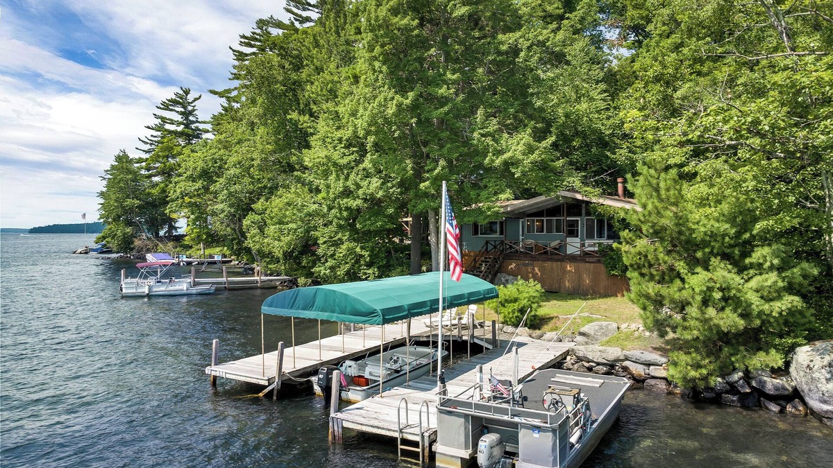 West Alton Cabin | Sleeper Island need boat dream cabin adventure lakefront family and pet friendly