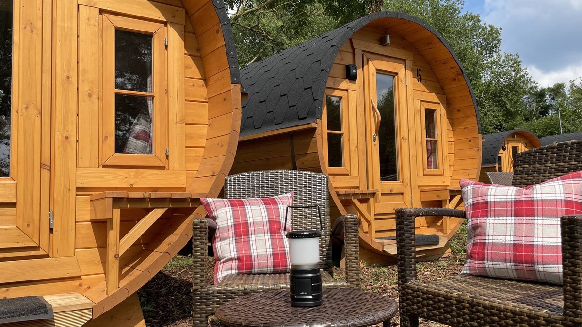 Oeverdiek RV Rental | Sleeping barrel at Timmi Lake