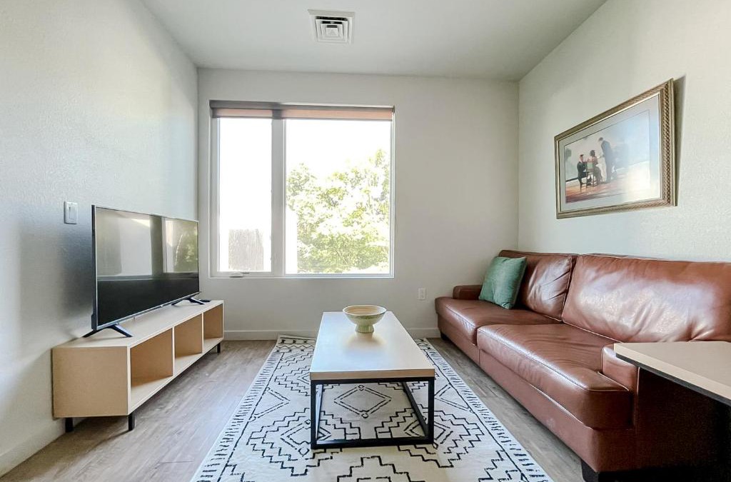 Bowling Green Apartment | Sleepover 1BD 1BA Downtown Bowling Green Apartments