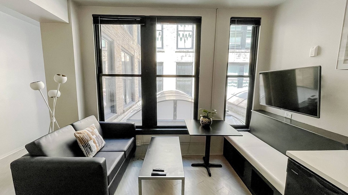 West Central Apartment | Sleepover Adorable 1BD/1BA + Gym - Downtown Springfield