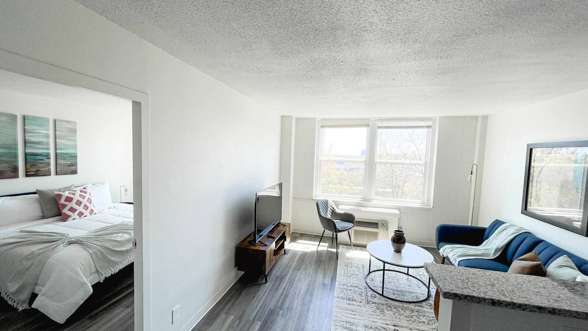 Walnut Hills Apartment | Sleepover: Cityscape 1BD/1BA + Gym - Downtown Cincinnati