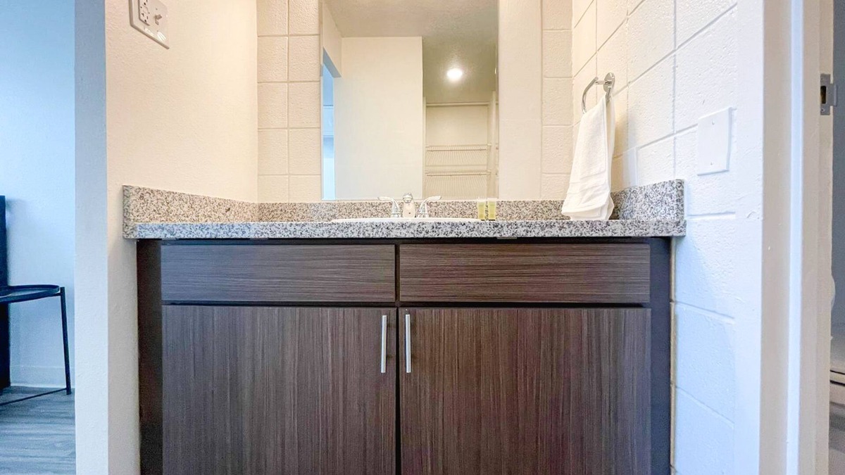 Mount Auburn Apartment | Sleepover: Marvelous 1BD/1BA + Gym - Cincinnati