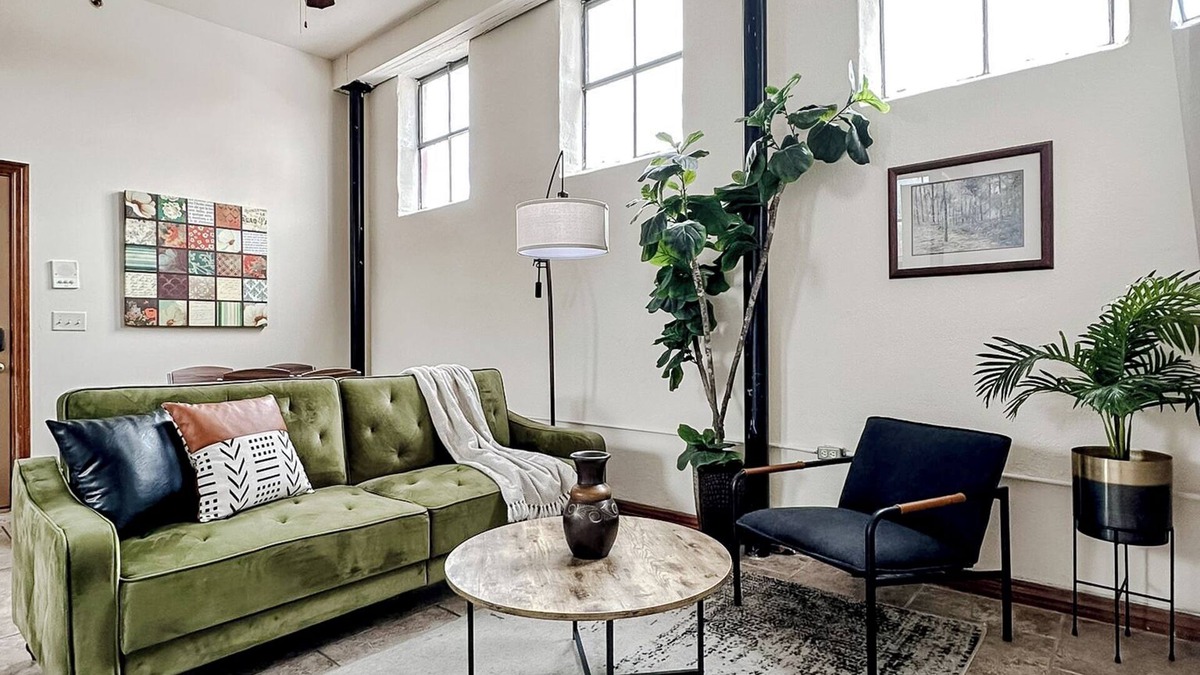 Springfield Apartment | Sleepover: Pristine 2BD/1BA Condo - Downtown Springfield
