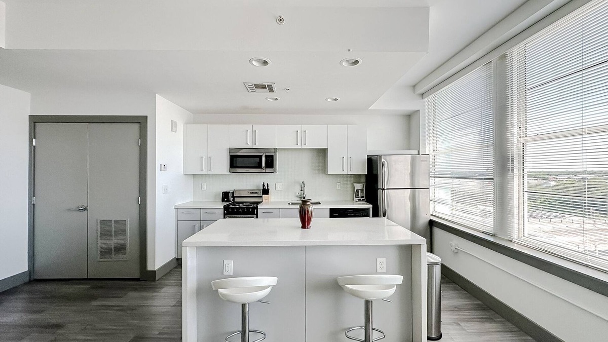 Springfield Apartment | Sleepover: Private 1BD/1BA- Downtown Springfield