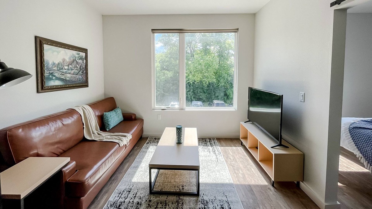 Bowling Green Apartment | Sleepover: Sleek 1BD/1BA - Bowling Green