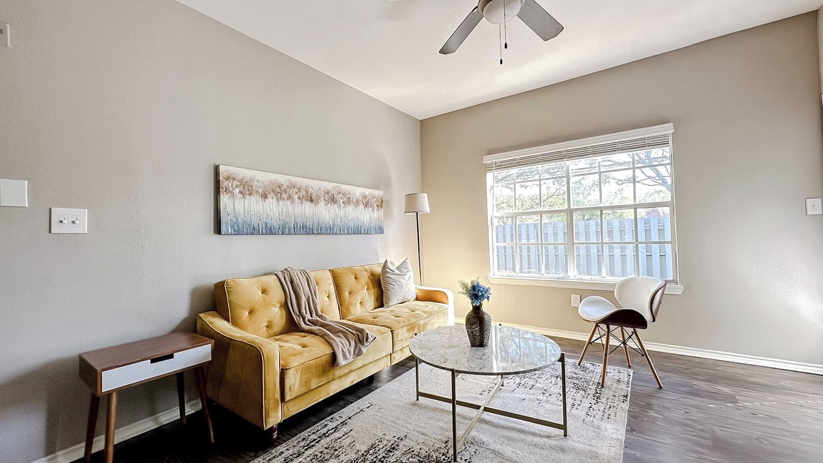 South Side Apartment | Sleepover Wonderful 1BD/1BA + Gym - Corpus Christi