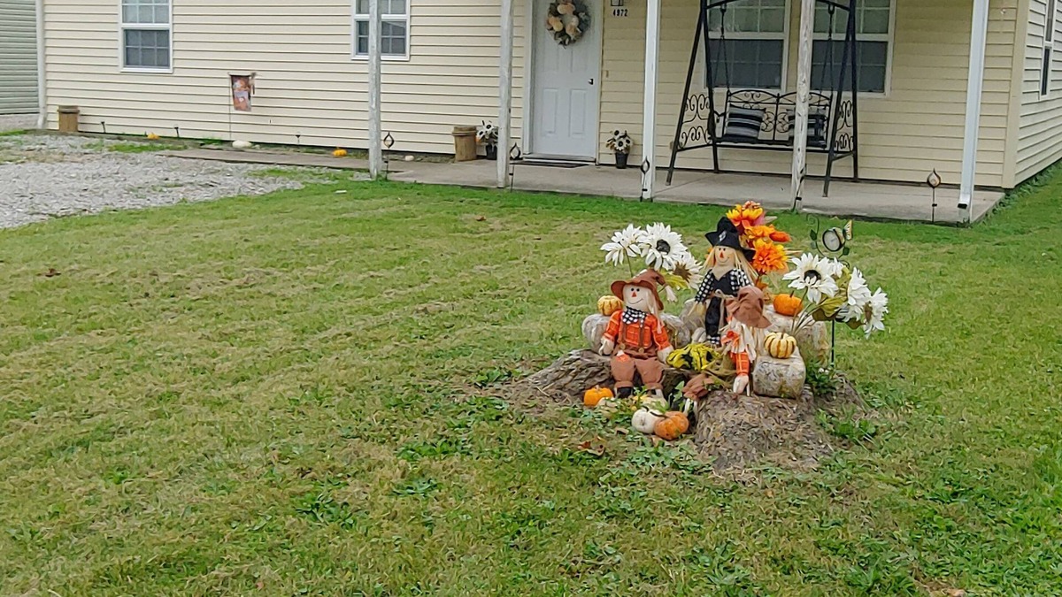 Port Clinton Cabin | Sleeps 1 to 8 Daily or weekly home rental 5 miles from downtown Port Clinton.