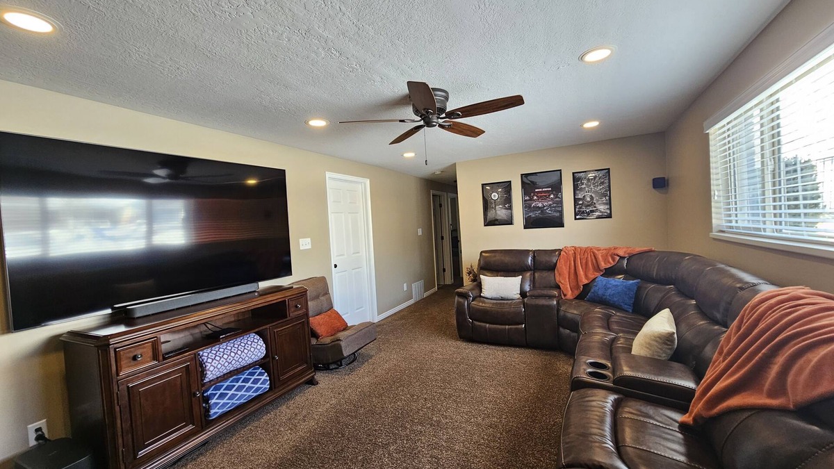 North Ogden House | Sleeps 10, 4 Bedroom 2 Bath