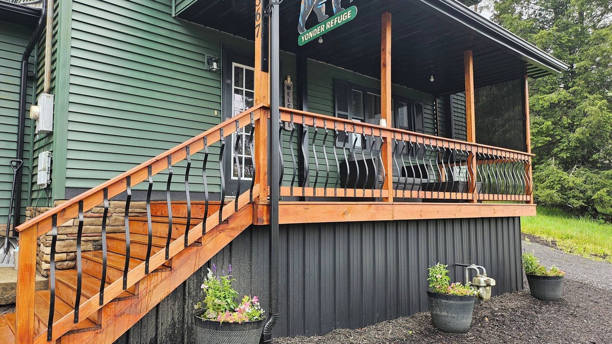 Canaan Valley House | Sleeps 10 in Thomas. Walk to Purple Fiddle Close to Davis &Canaan Dog Friendly