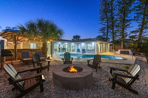 Dana Shores House | Sleeps 10 Tiki Bar Private Pool Hot Tub Fire Pit