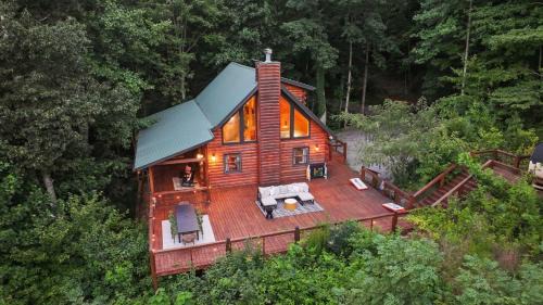 Blue Ridge House | Sleeps 11 - Sauna - Hot Tub - Game Room - Fire Pit