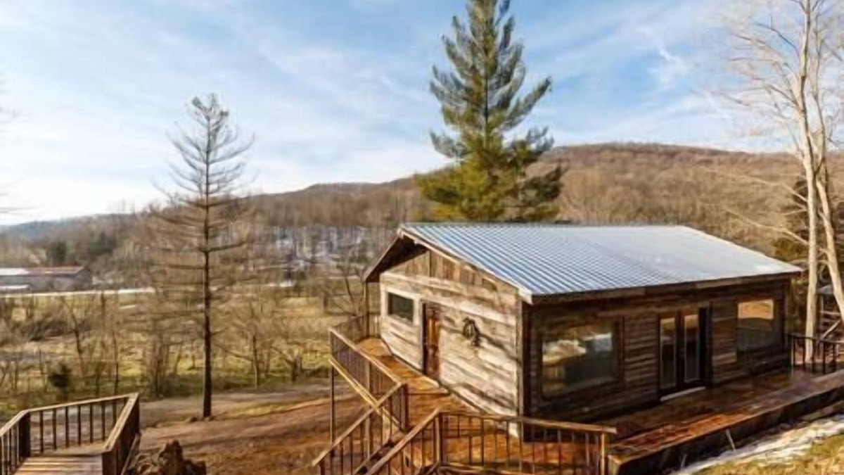 Lynx Cabin | Sleeps 12| Huge Windows | Stunning Views