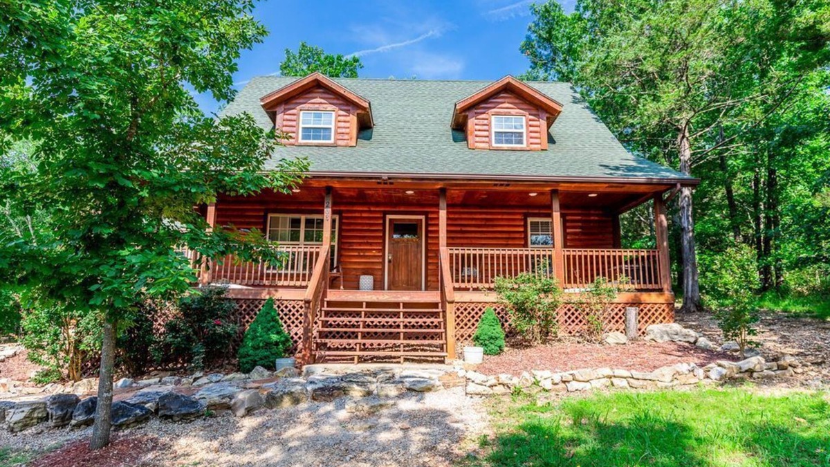 Cassville House | Sleeps 12, Pool, Marina, Quiet Side of Table Rock