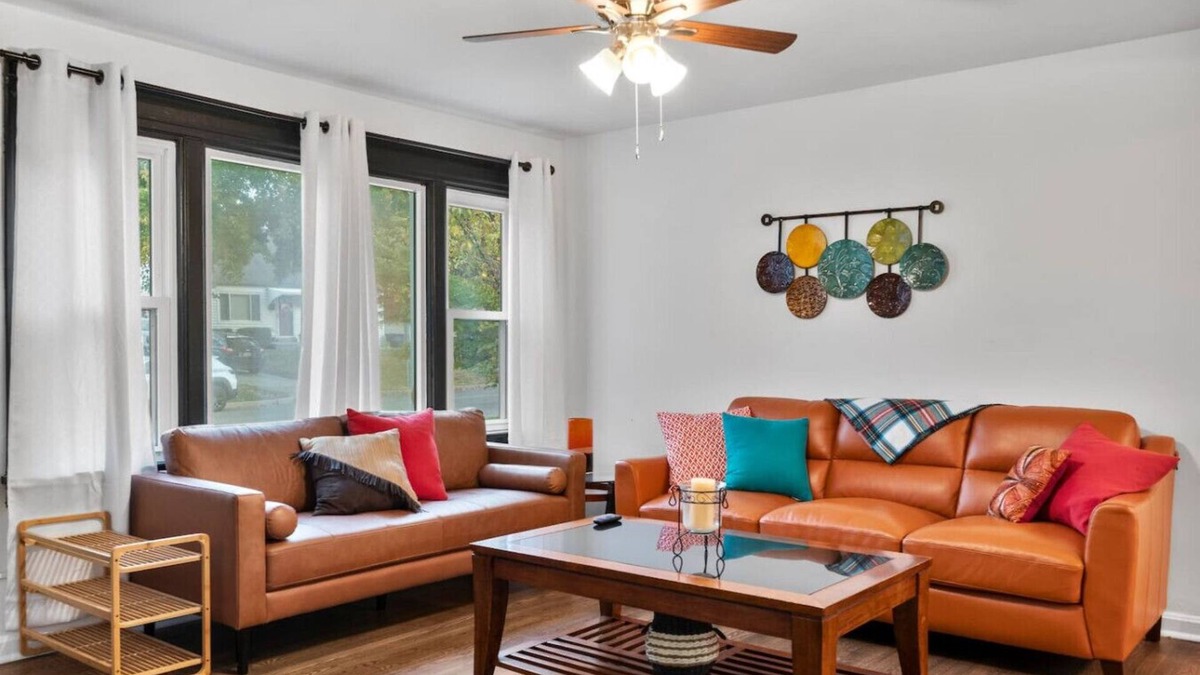 Southwest Garden House | Sleeps 12 , Safe area , Close to top attractions