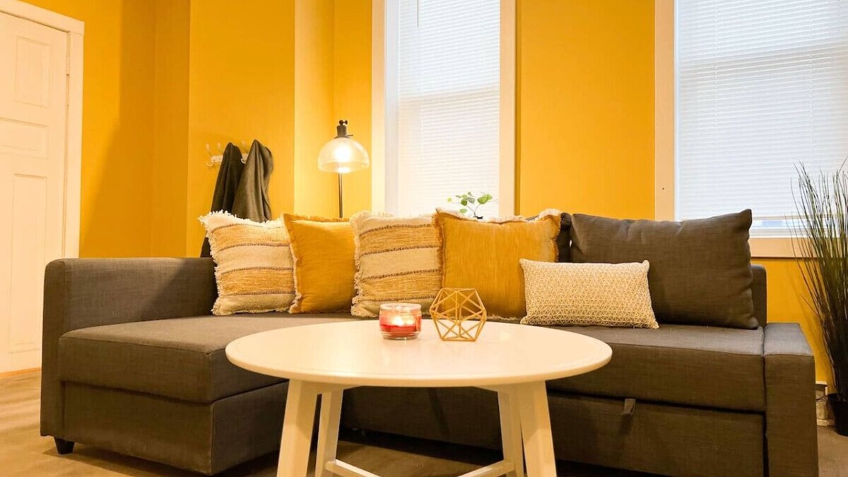 Jeannette Condo | Sleeps 14! 9 Beds and Bathrooms, Historic + WIFI!