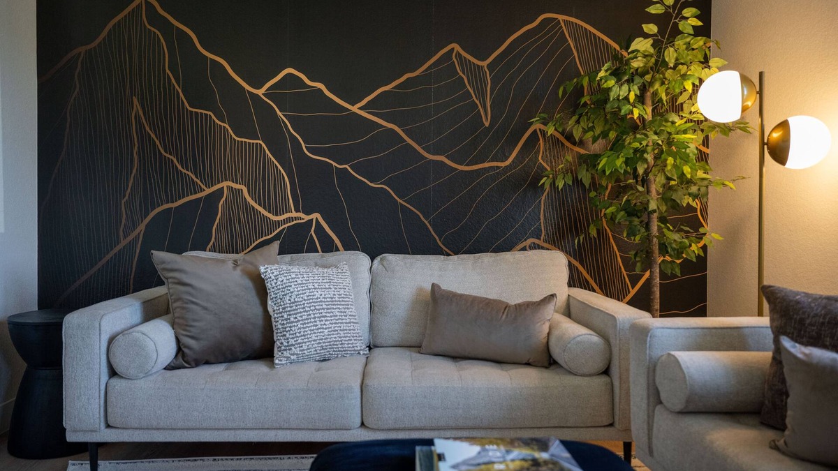 Berkley House | Sleeps 16 - Minutes to Downtown DENVER! Red Rocks! Great Backyard!