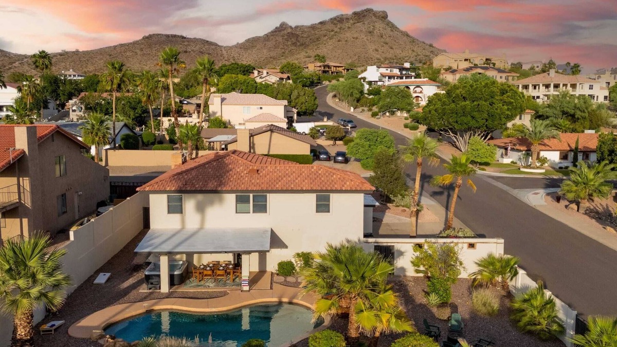North Mountain House | Sleeps 18~Heated Pool~ Hot Tub~Desert Oasis