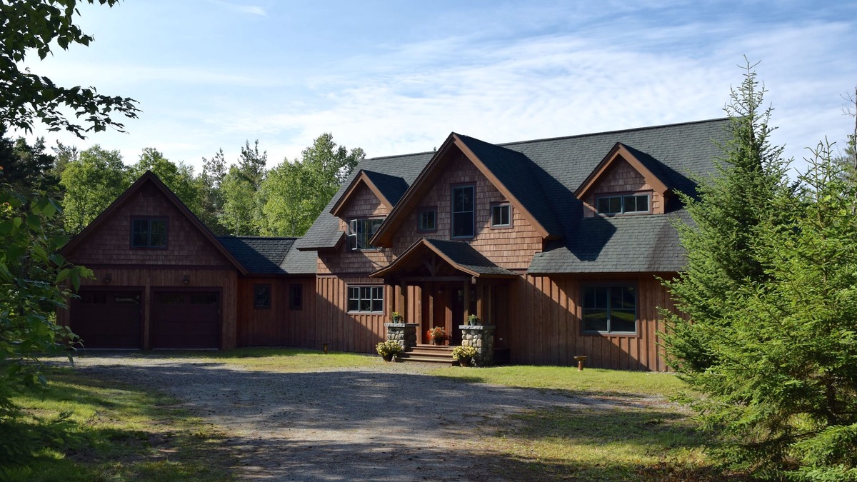 Lake Placid Cabin | Sleeps 18 Minutes to Main St & Lakes HotTub PoolTable FirePit Air Conditioning