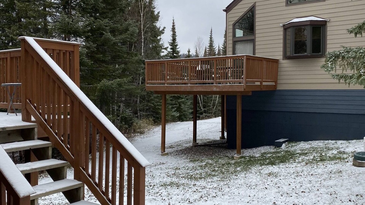 Lutsen House | Sleeps 20! Group Ready Ski In/Ski Out EscapeAway!