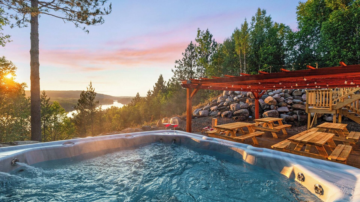 Embarrass Cabin | Sleeps 20-Lake Views-Ski-Golf-Game Room-Arcades-Sauna-Jacuzzi-Playground-Firepit