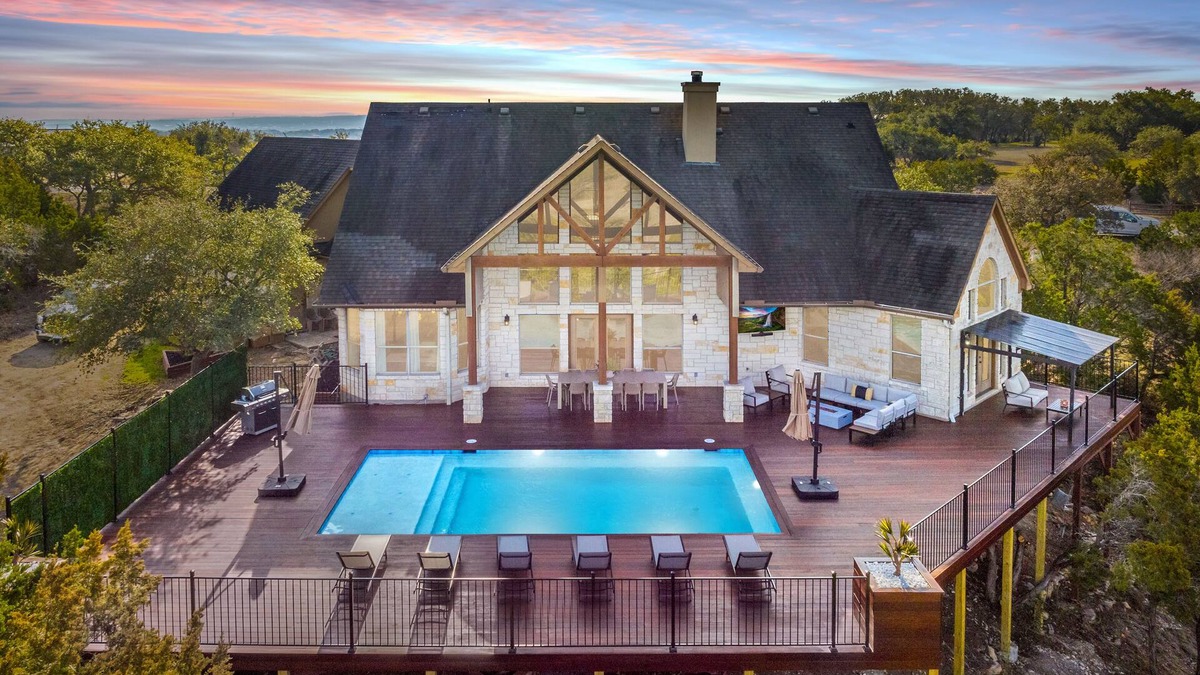 Dripping Springs House | Sleeps 20 - Pool, Fire Pit, + Hill Country Views!