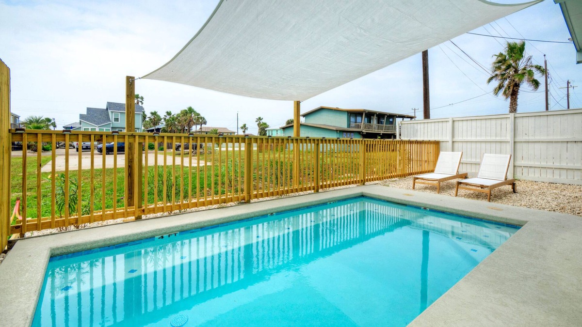 Shibui Sands House | Sleeps 24 | 2 Homes, Walk to the Beach, Private Pools, Fire Pit, Modern Design