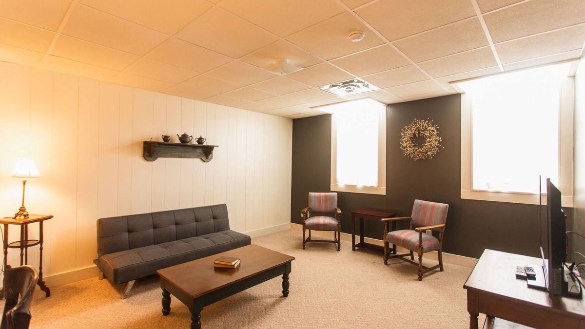Corry Apartment | Sleeps 4 Fully Equipped Apartment Near Golf Courses