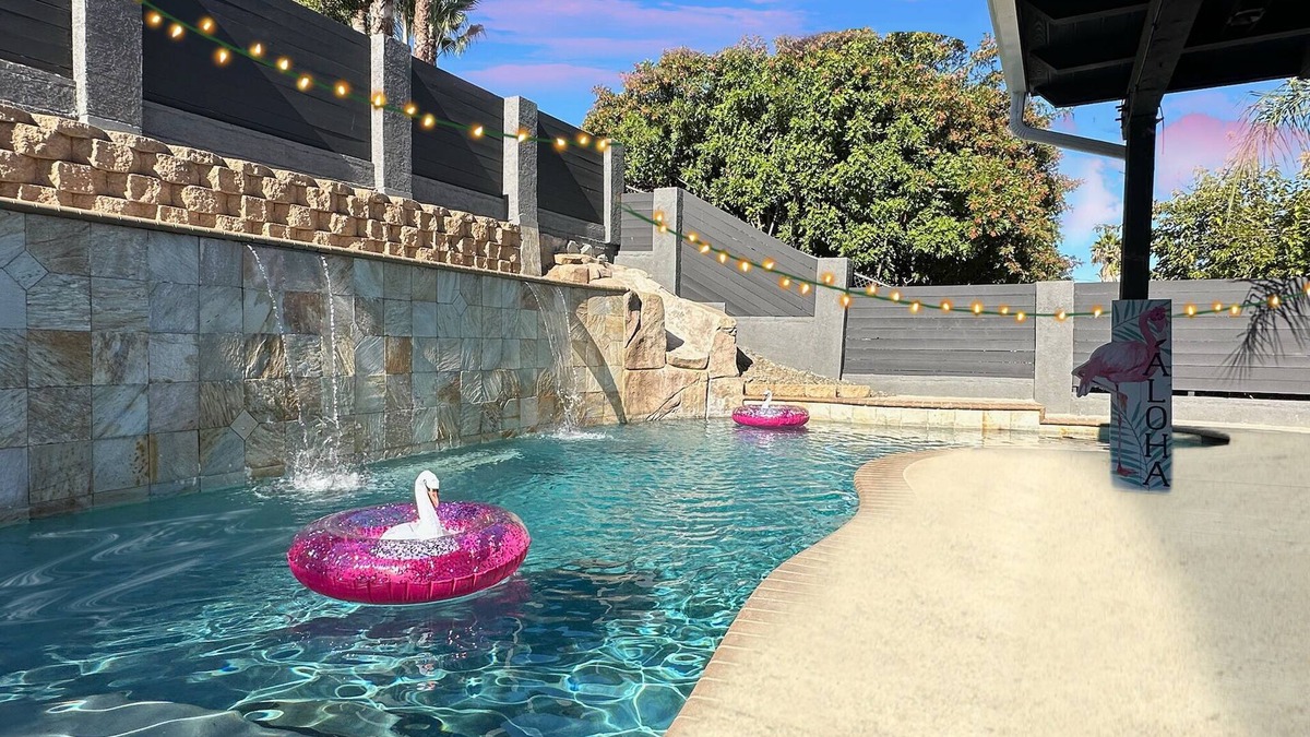 Lakeside Villa | Sleeps 40+ NEW Luxury Private Resort with Pool Golf Arcade Spa Playground Poker