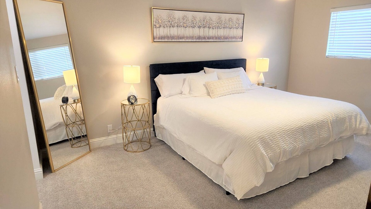 Sparks House | sleeps 5+ New inside less than 10 minutes to downtown Reno!