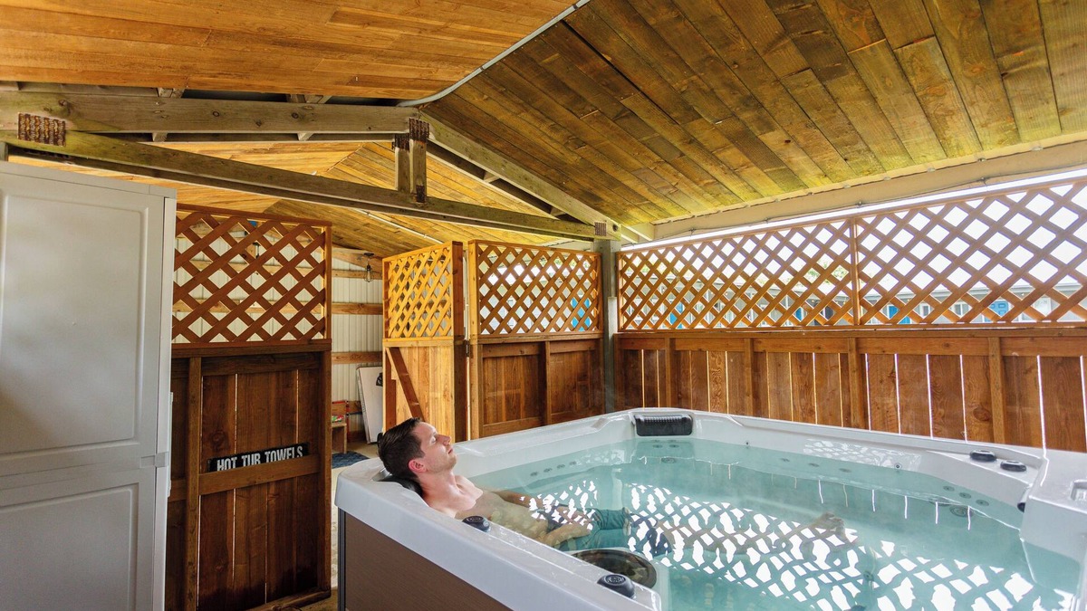 Grayland Resort | Sleeps 52+ | Breakwater Resort | Hotels & Cottages