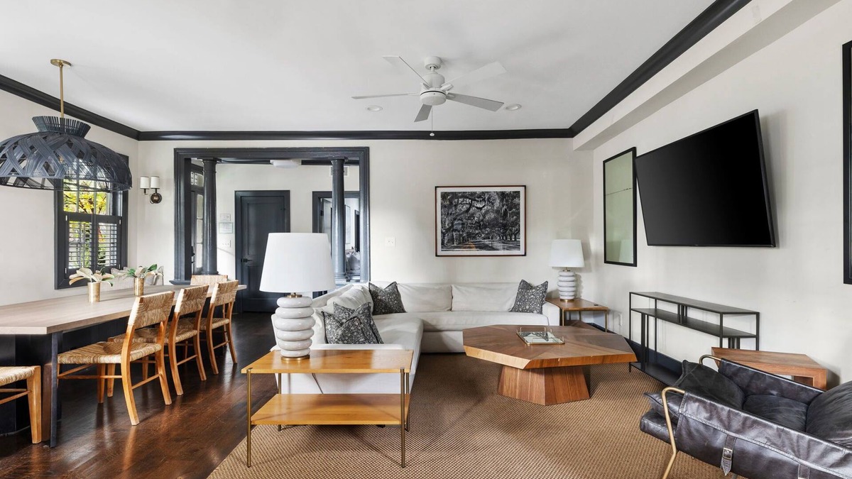 Radcliffeborough House | Sleeps 6| Downtown|Luxury House