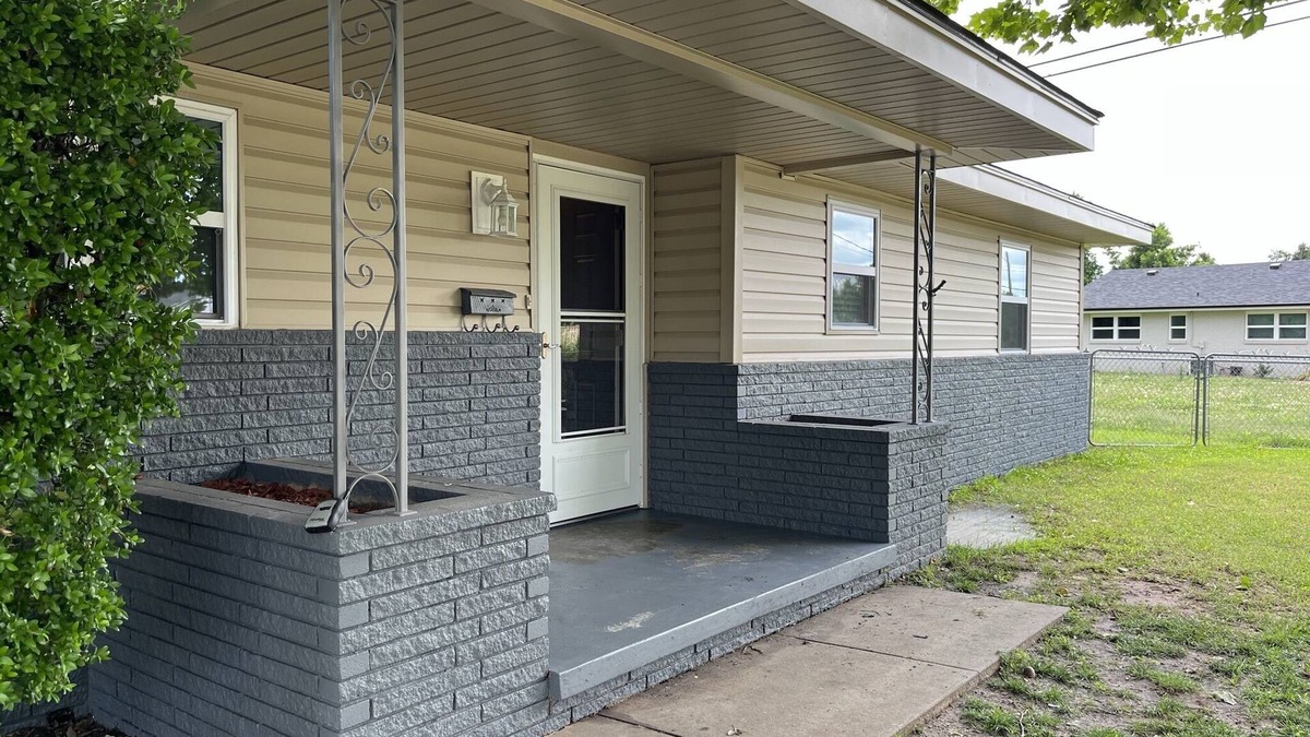Norman House | Sleeps 6 in prime location